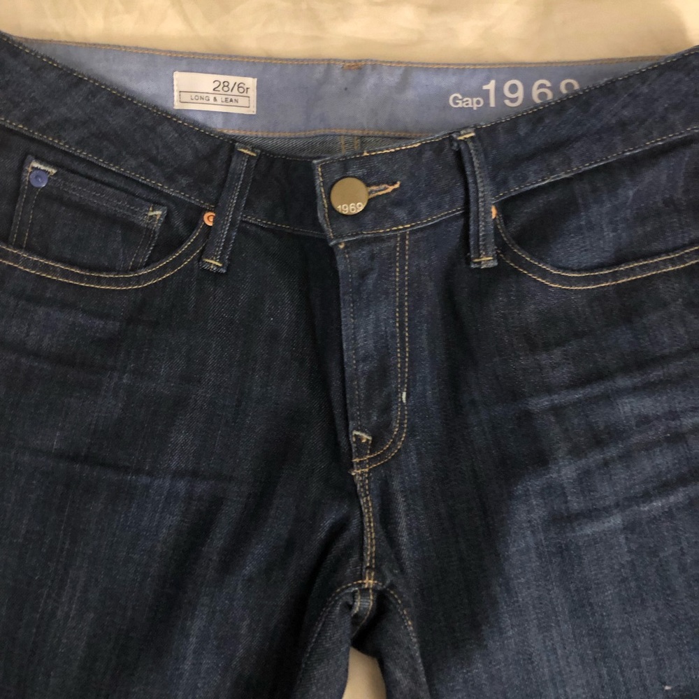 Super comfortable long and lean jeans!